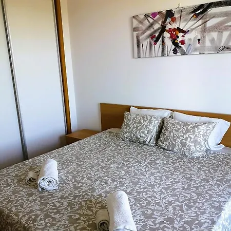 Golf Club 415 Apartment